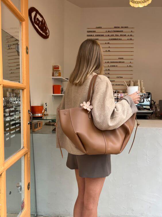 Olivia – Chic Tote Bag with Dual Handles and Detachable Shoulder Strap