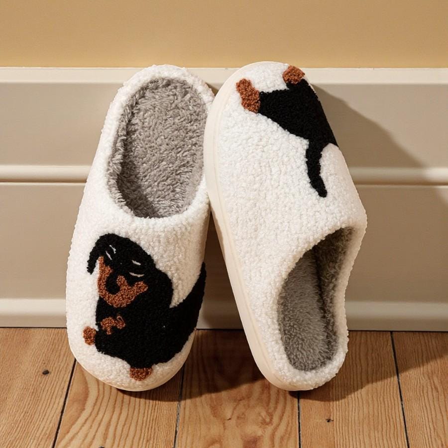 Women's Dachshund Slippers - Plush Sausage Dog Fuzzy Indoor Shoes