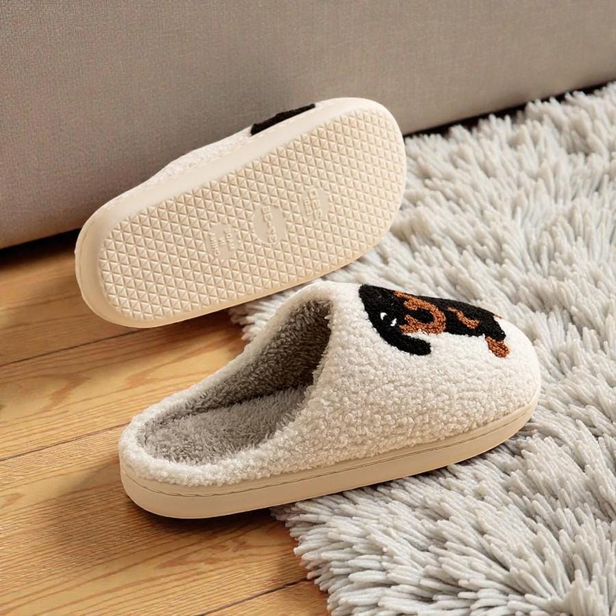 Women's Dachshund Slippers - Plush Sausage Dog Fuzzy Indoor Shoes